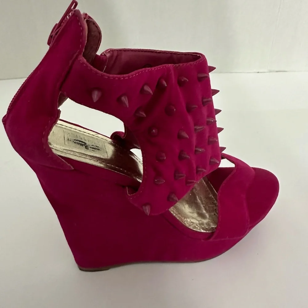 City Snappers Studded Platform Wedges Size 8.5 Spiked Heels Zip Back Rocker Y2K